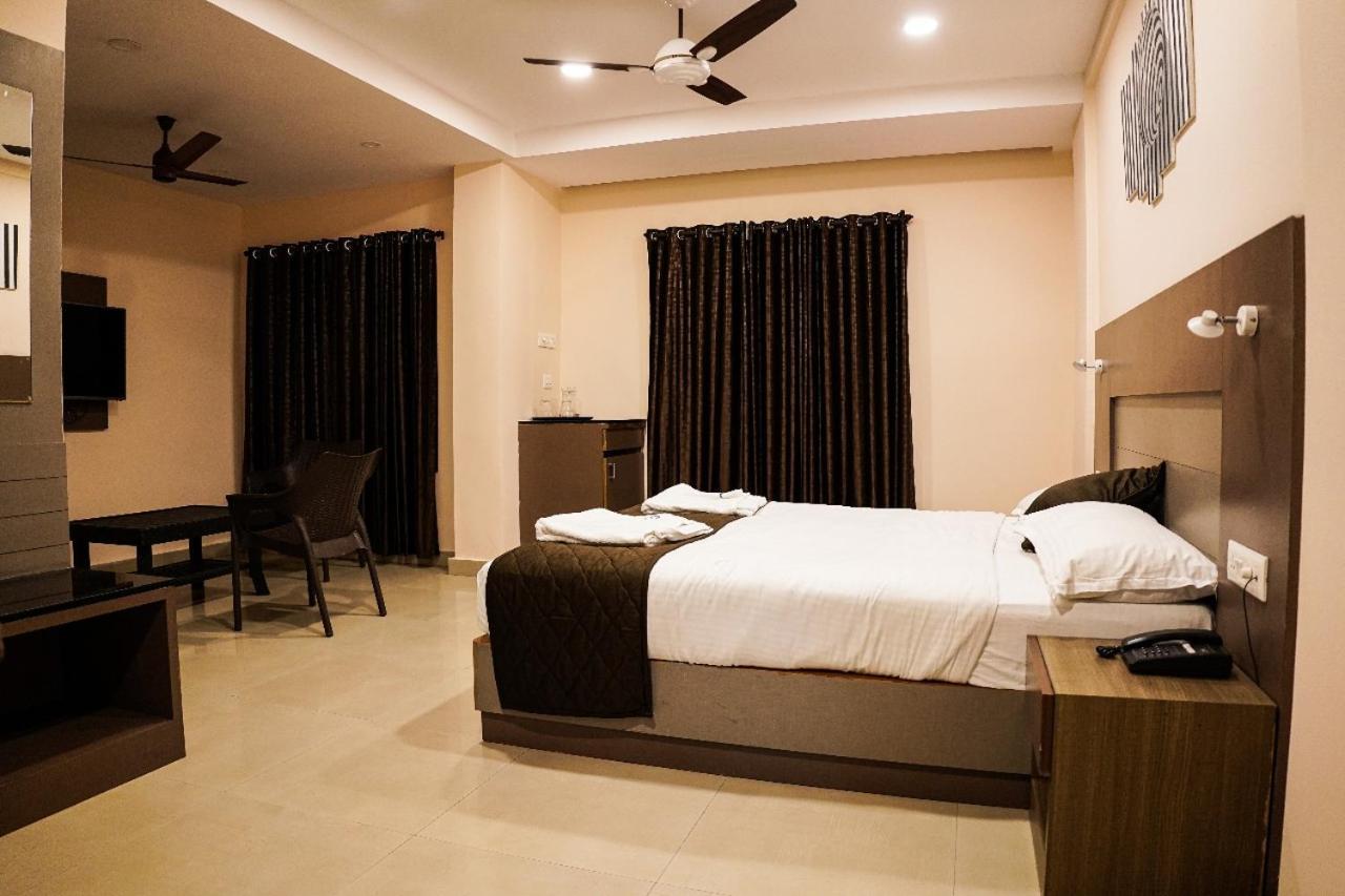 Hotel De L'Amour Port Blair Exterior photo